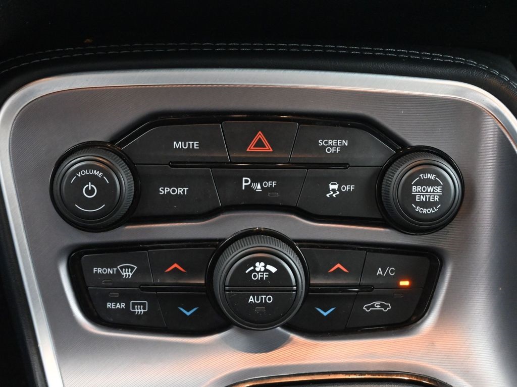 2022 Dodge Challenger GT photo 3