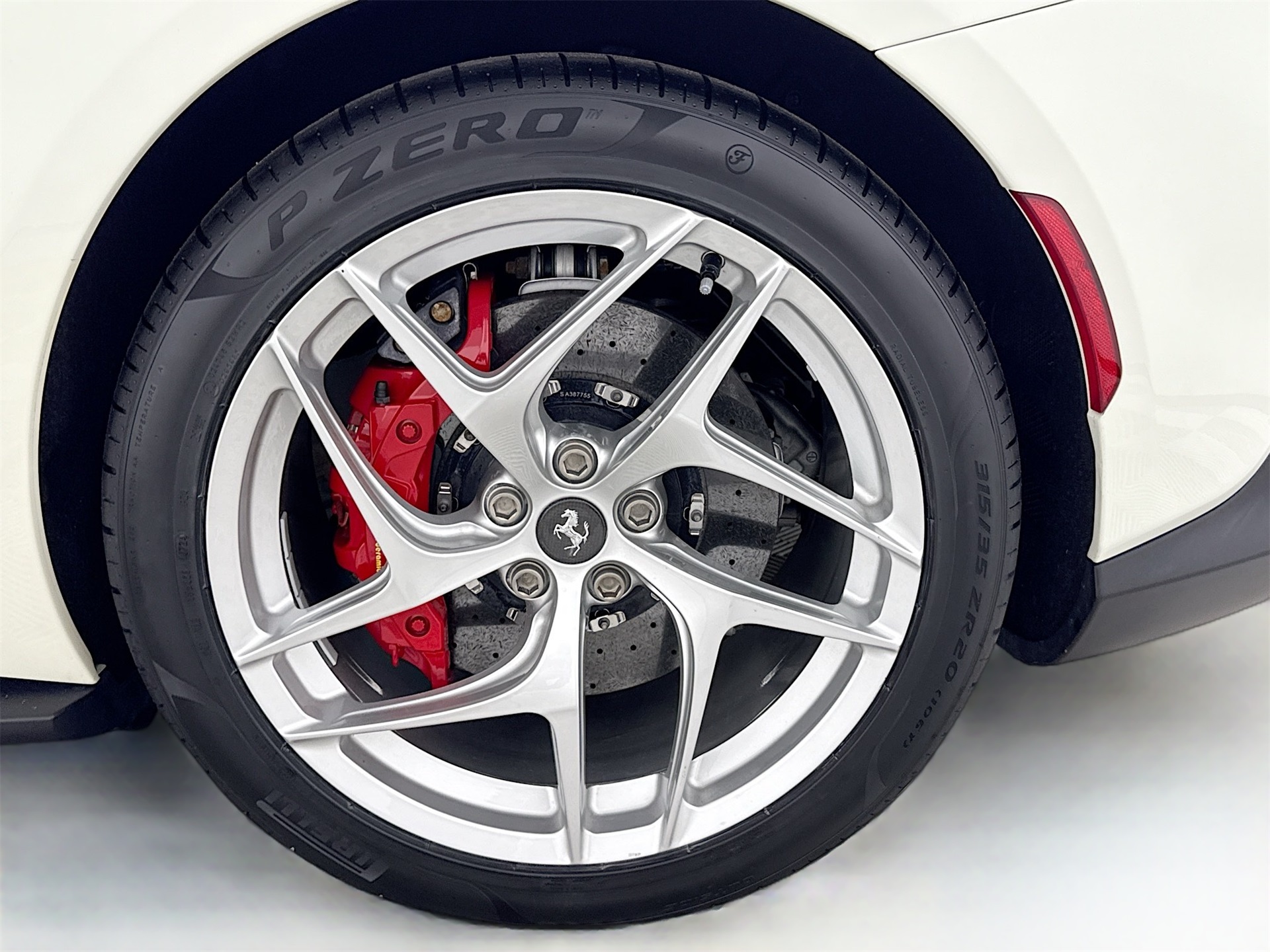 2020 Ferrari 812 Superfast Base photo 24