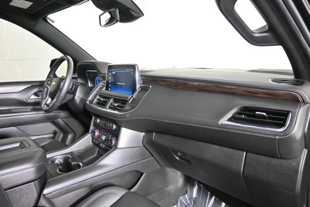 2023 Chevrolet Suburban LT photo 14