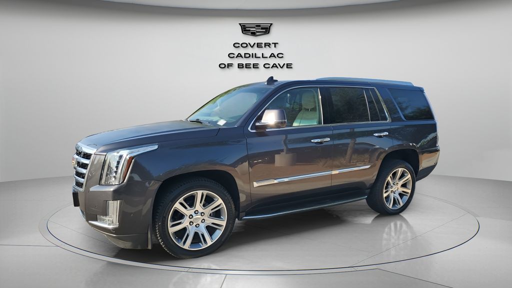 2017 Cadillac Escalade Luxury photo 4