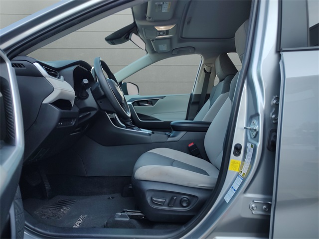 2022 Toyota RAV4 Hybrid XLE photo 9