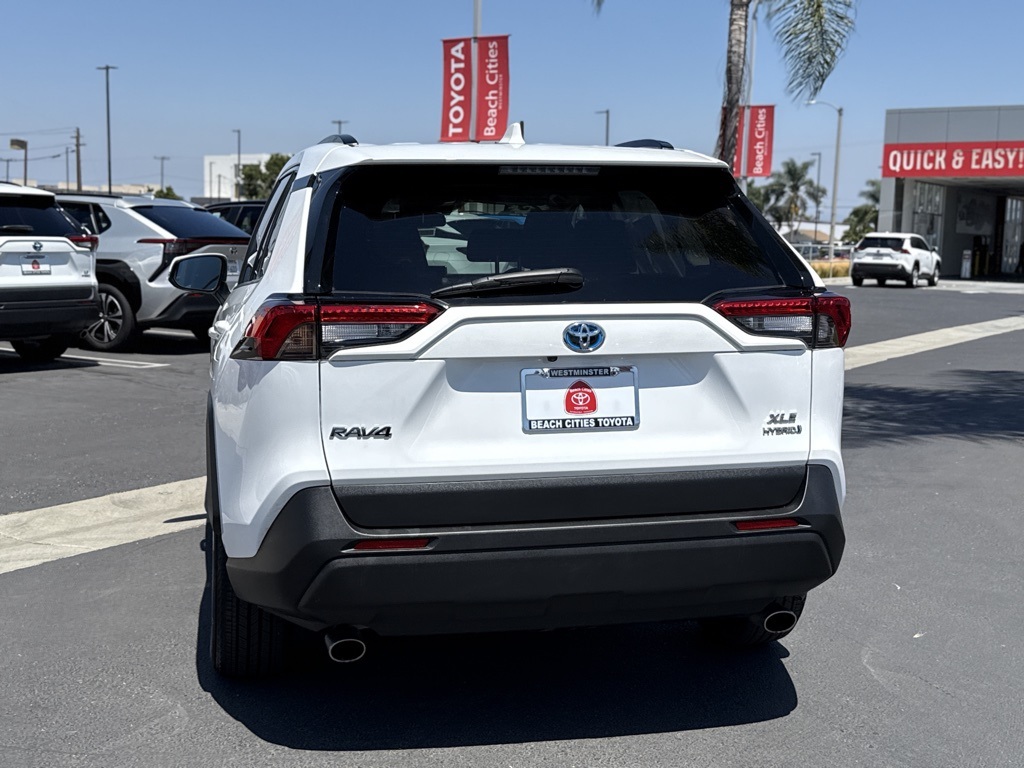 2023 Toyota RAV4 Hybrid XLE photo 4