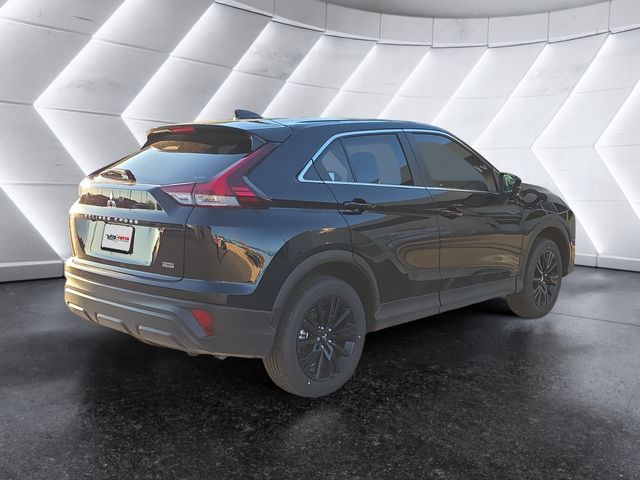2025 Mitsubishi Eclipse Cross LE photo 4