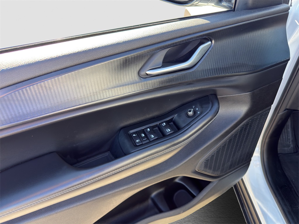 2023 Jeep Grand Cherokee Laredo Altitude photo 12