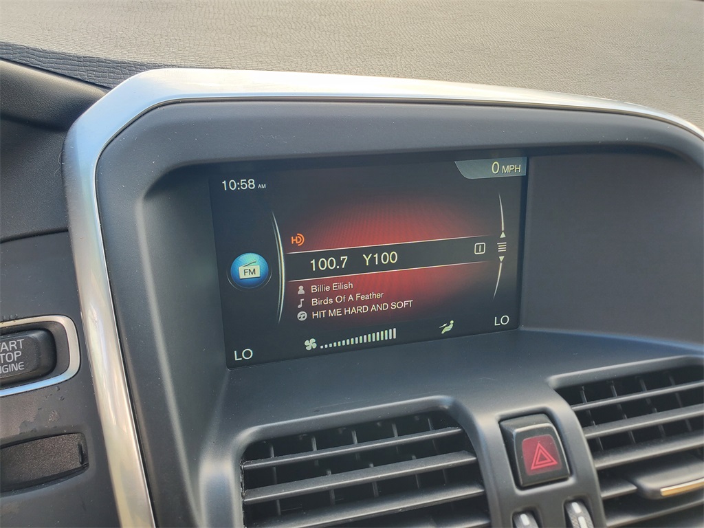 2016 Volvo XC60 T5 Drive-E Premier photo 27
