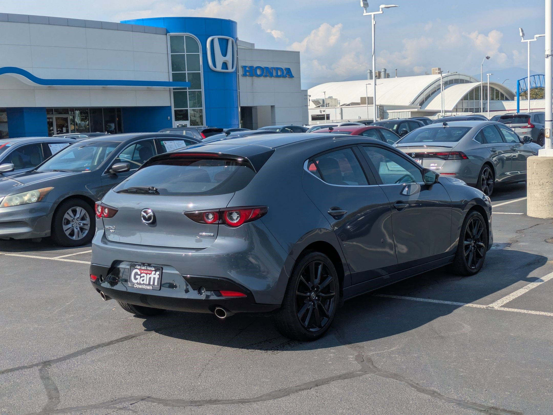 2024 Mazda Mazda3 Hatchback 2.5 s Carbon photo 3