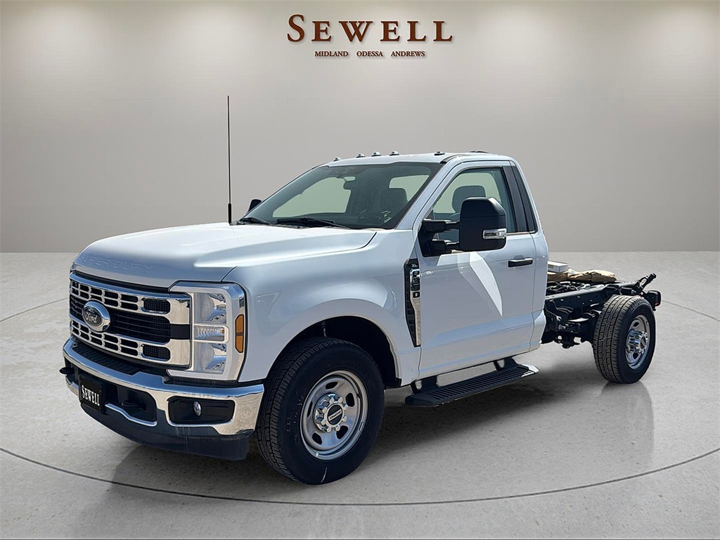 2024 Ford F-350 Super Duty Chassis Cab XL's photo