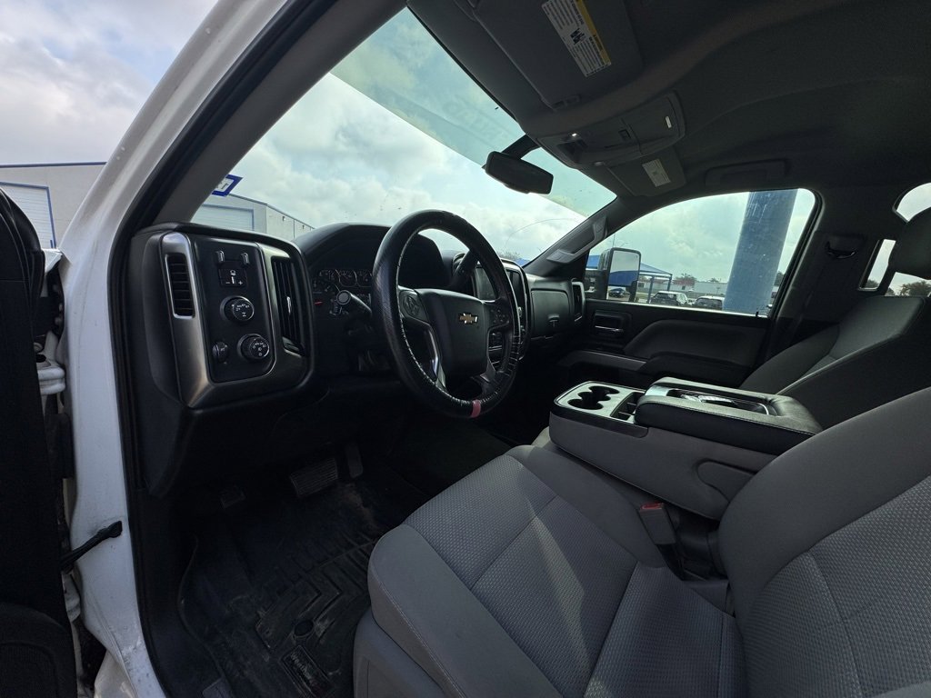 2018 Chevrolet Silverado 1500 LT photo 15