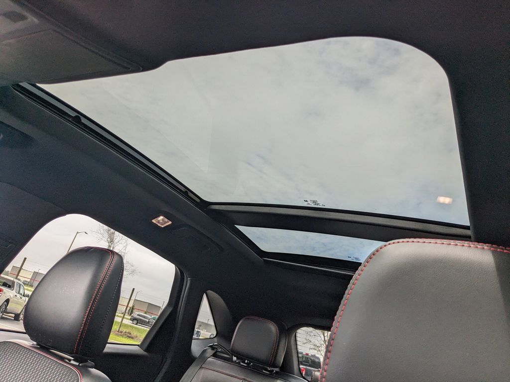 2025 Ford Escape ST-Line photo 16