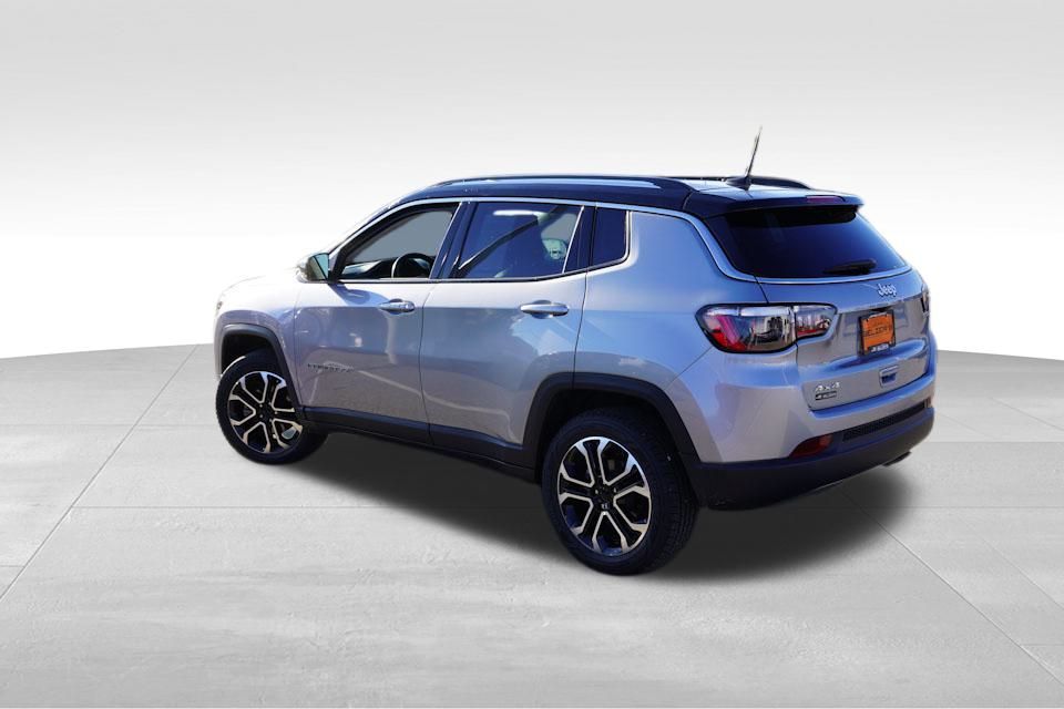 2022 Jeep Compass Limited photo 3