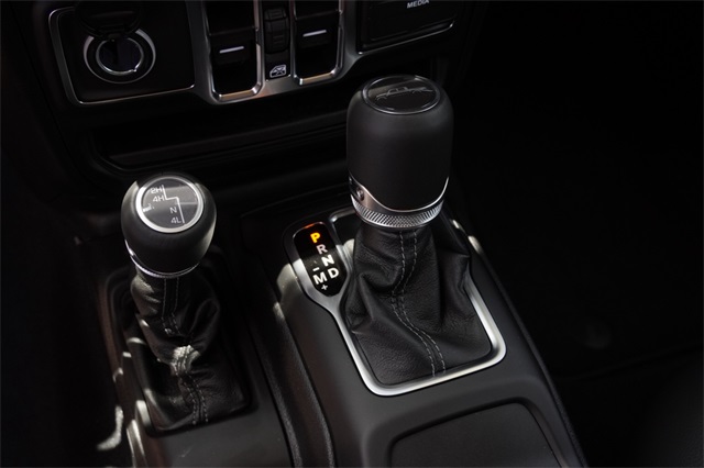 2025 Jeep Gladiator Sport photo 25