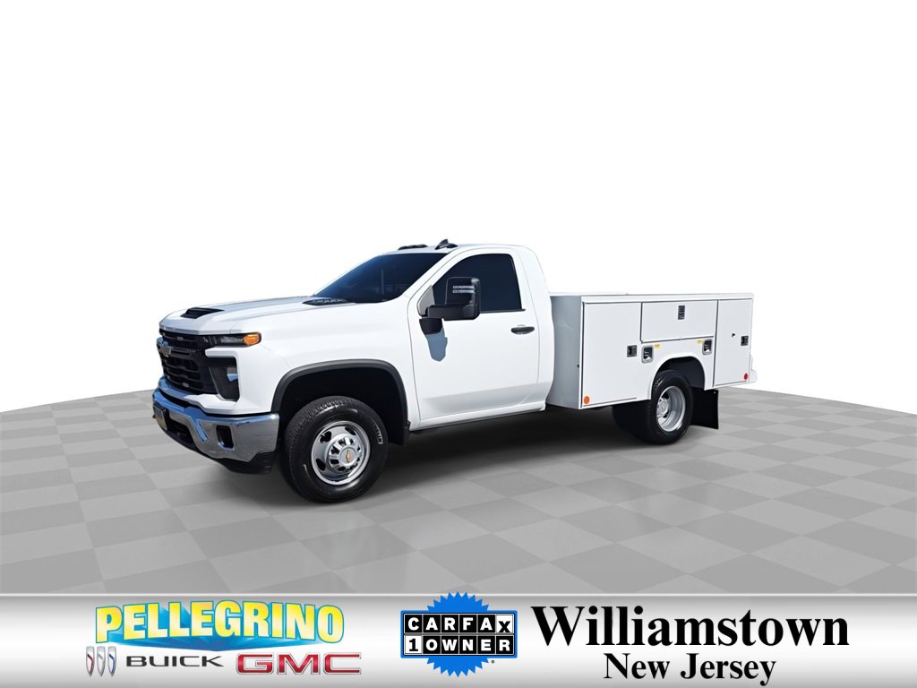2024 Chevrolet Silverado HD photo 3