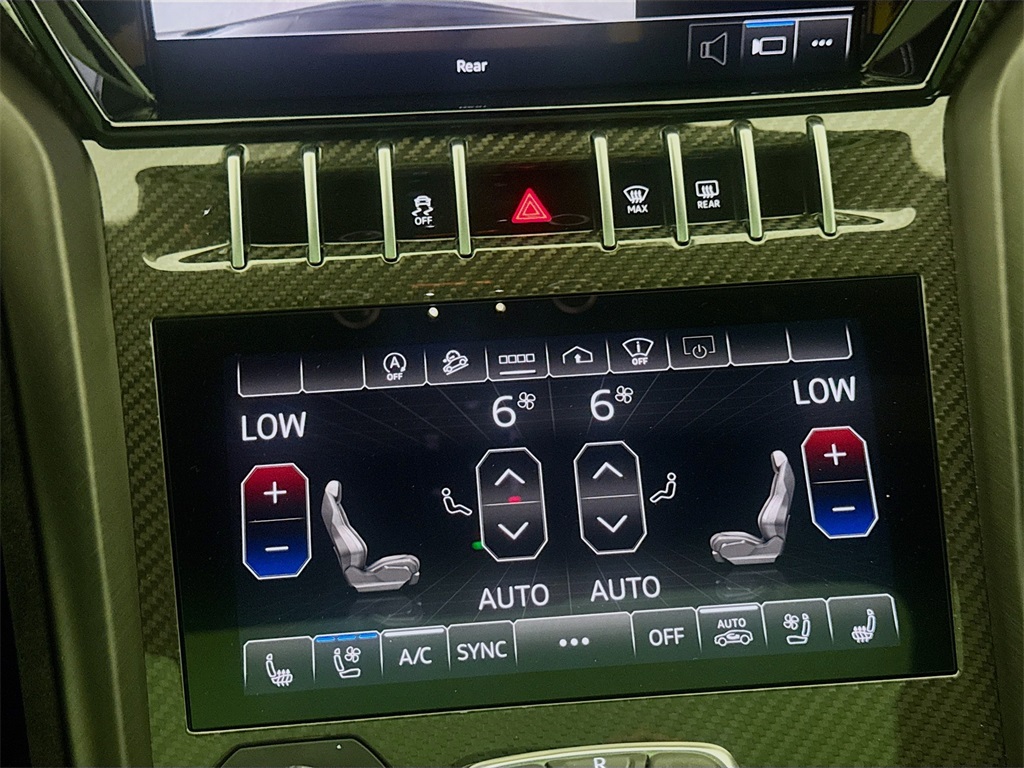 2024 Lamborghini Urus Performante photo 14