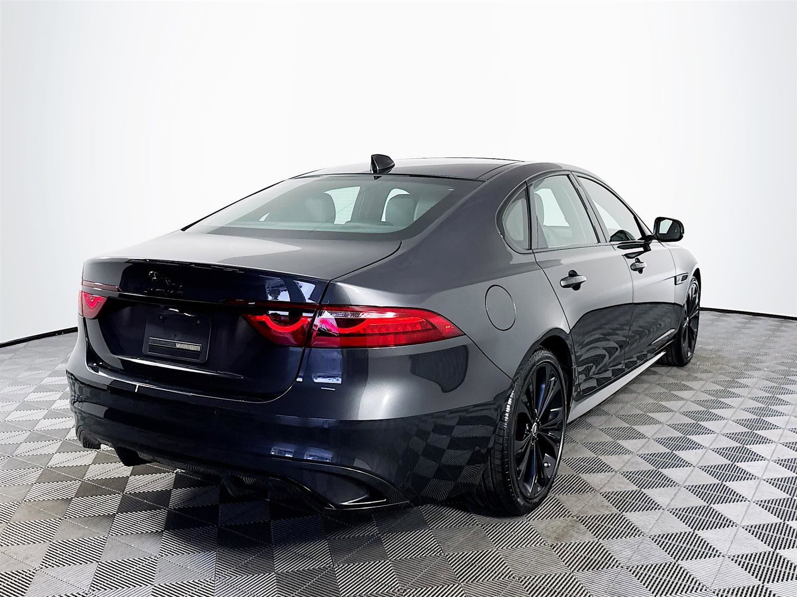 2024 Jaguar XF P300 R-Dynamic SE photo 5