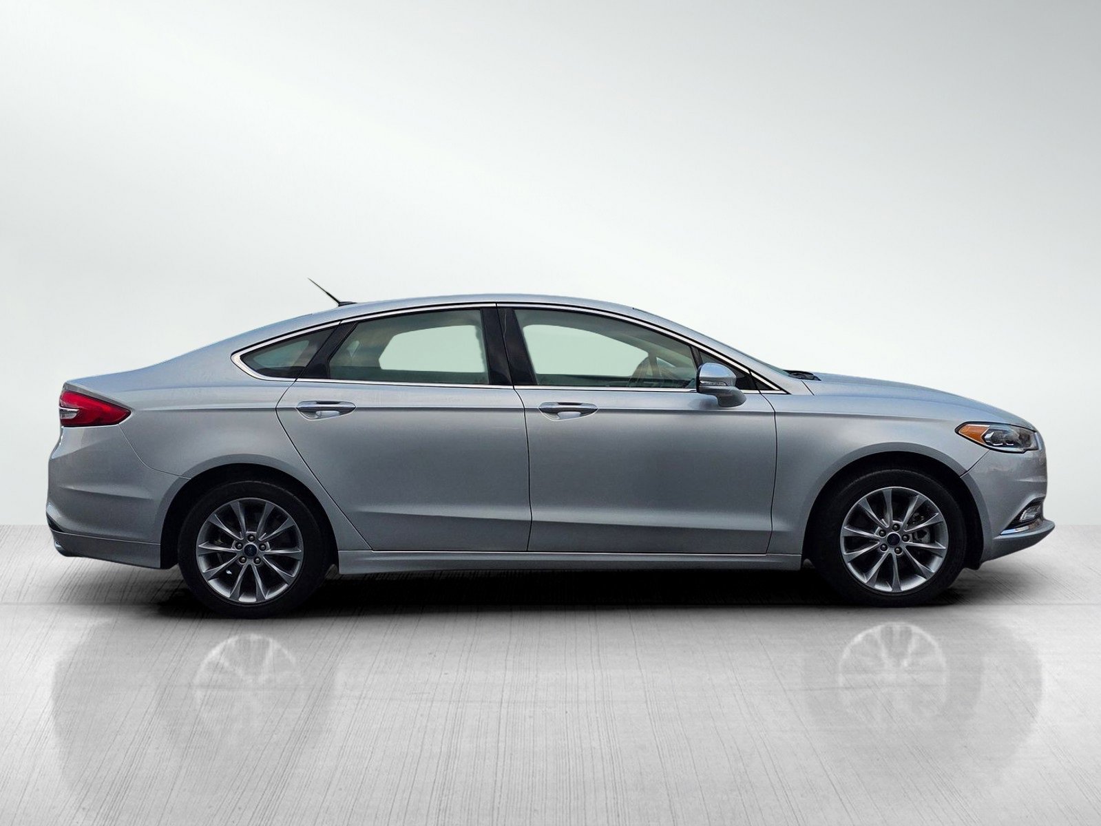 2017 Ford Fusion Energi SE photo 5