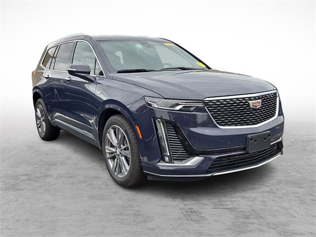 2025 Cadillac XT6 Premium Luxury photo 3