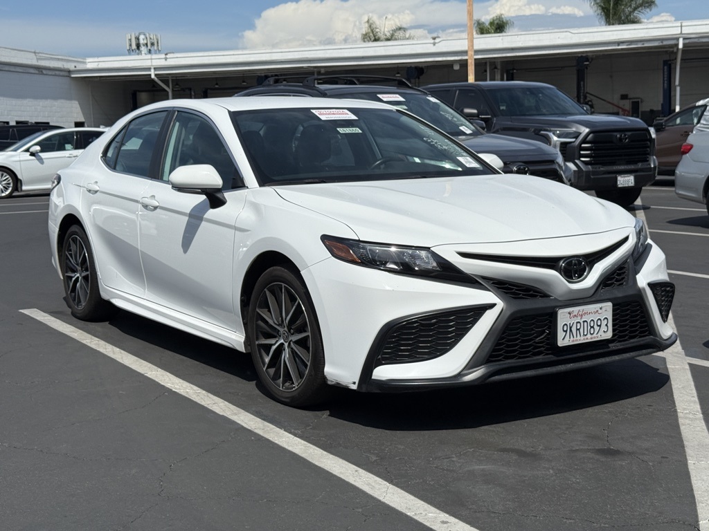 2024 Toyota Camry SE photo 2