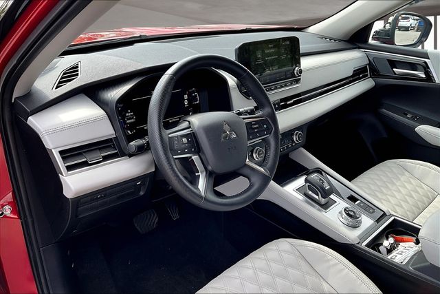 2024 Mitsubishi Outlander SEL photo 11
