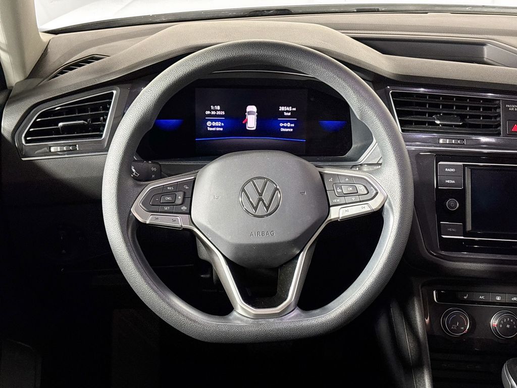 2022 Volkswagen Tiguan S photo 13