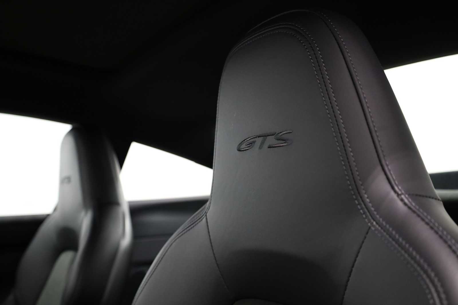 2022 Porsche 911 GTS Coupe photo 16
