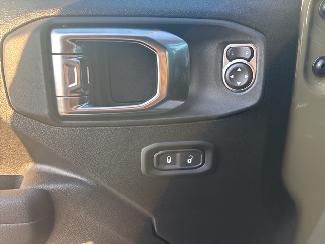 2025 Jeep Wrangler Sport S photo 12