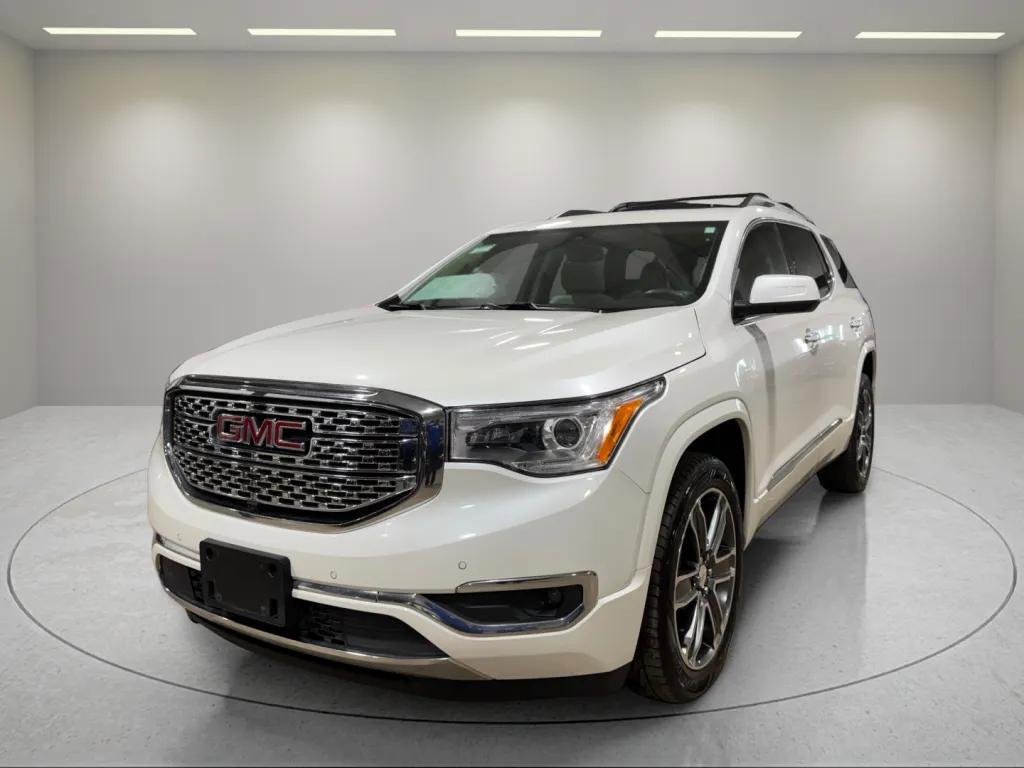 2017 Gmc Acadia Denali photo 2