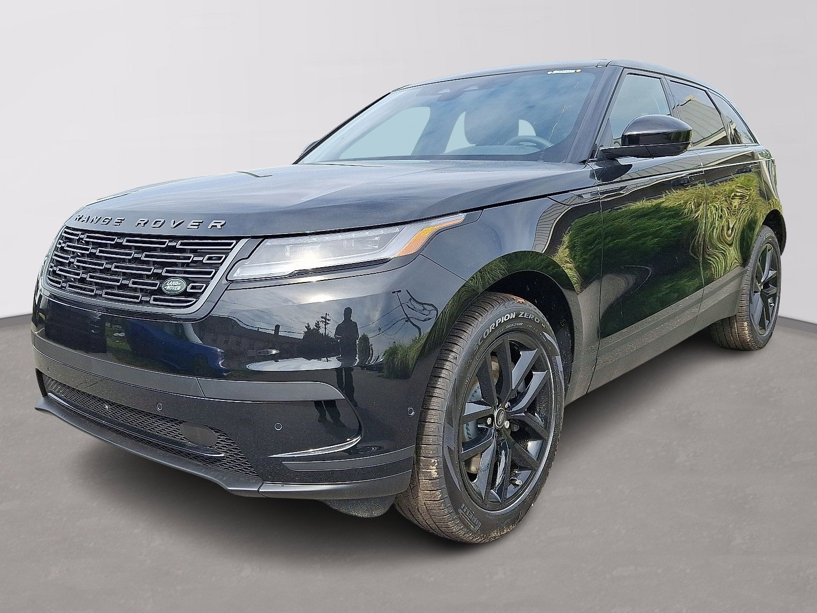 2026 Land Rover Range Rover Velar S's photo