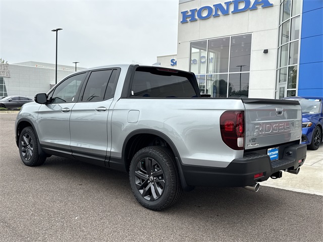 2025 Honda Ridgeline Sport photo 3