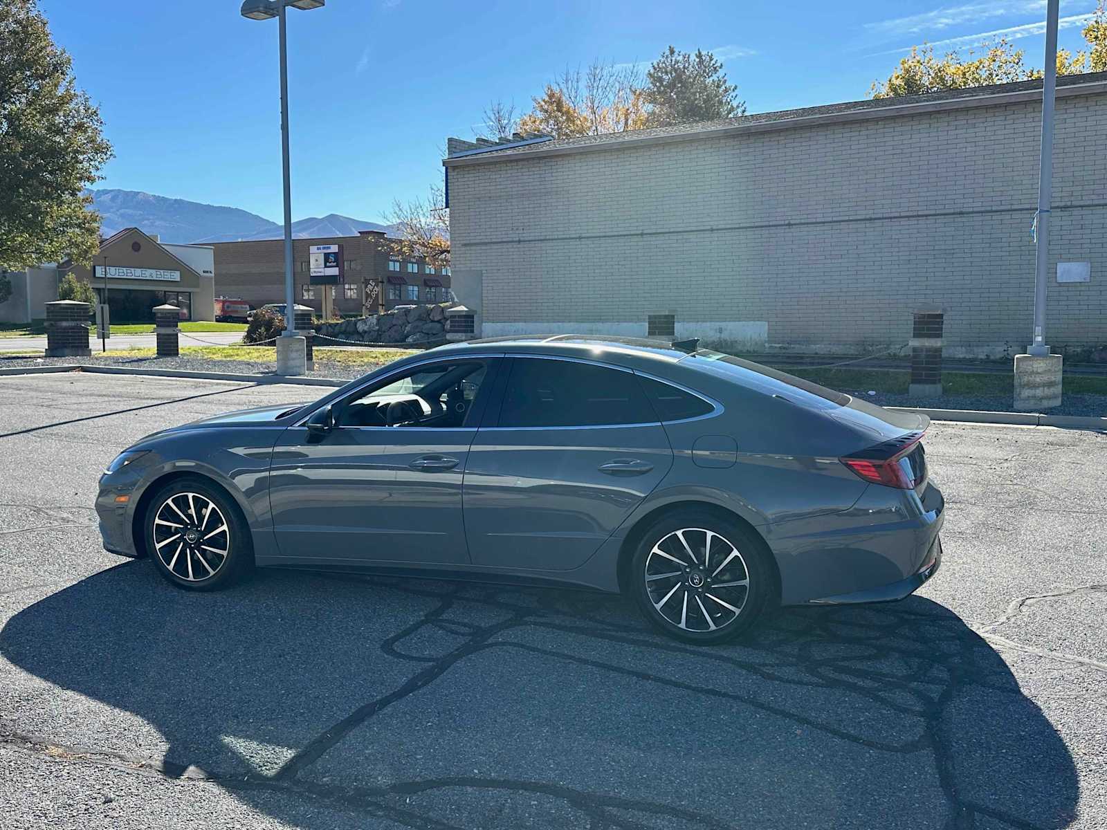 2020 Hyundai Sonata SEL Plus photo 3