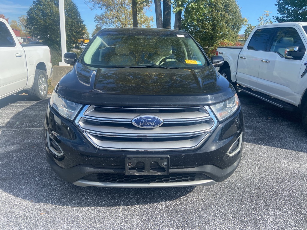 2017 Ford Edge Titanium photo 2