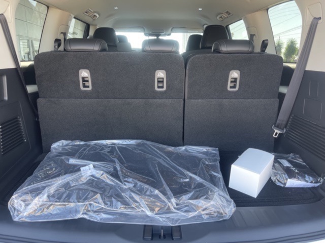 2025 Nissan Armada SV photo 18