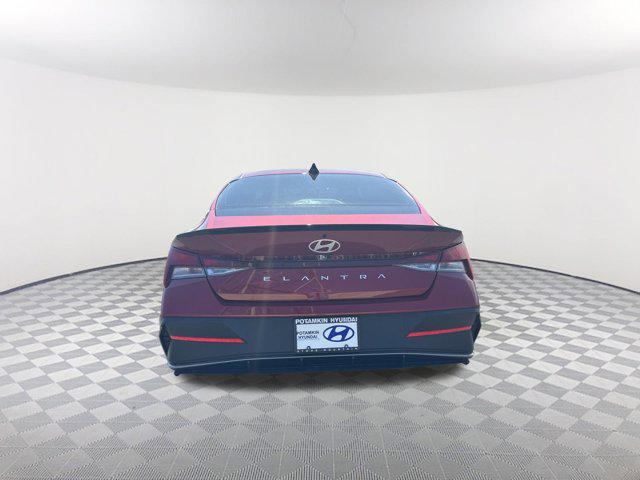 2025 Hyundai Elantra SEL Sport photo 6
