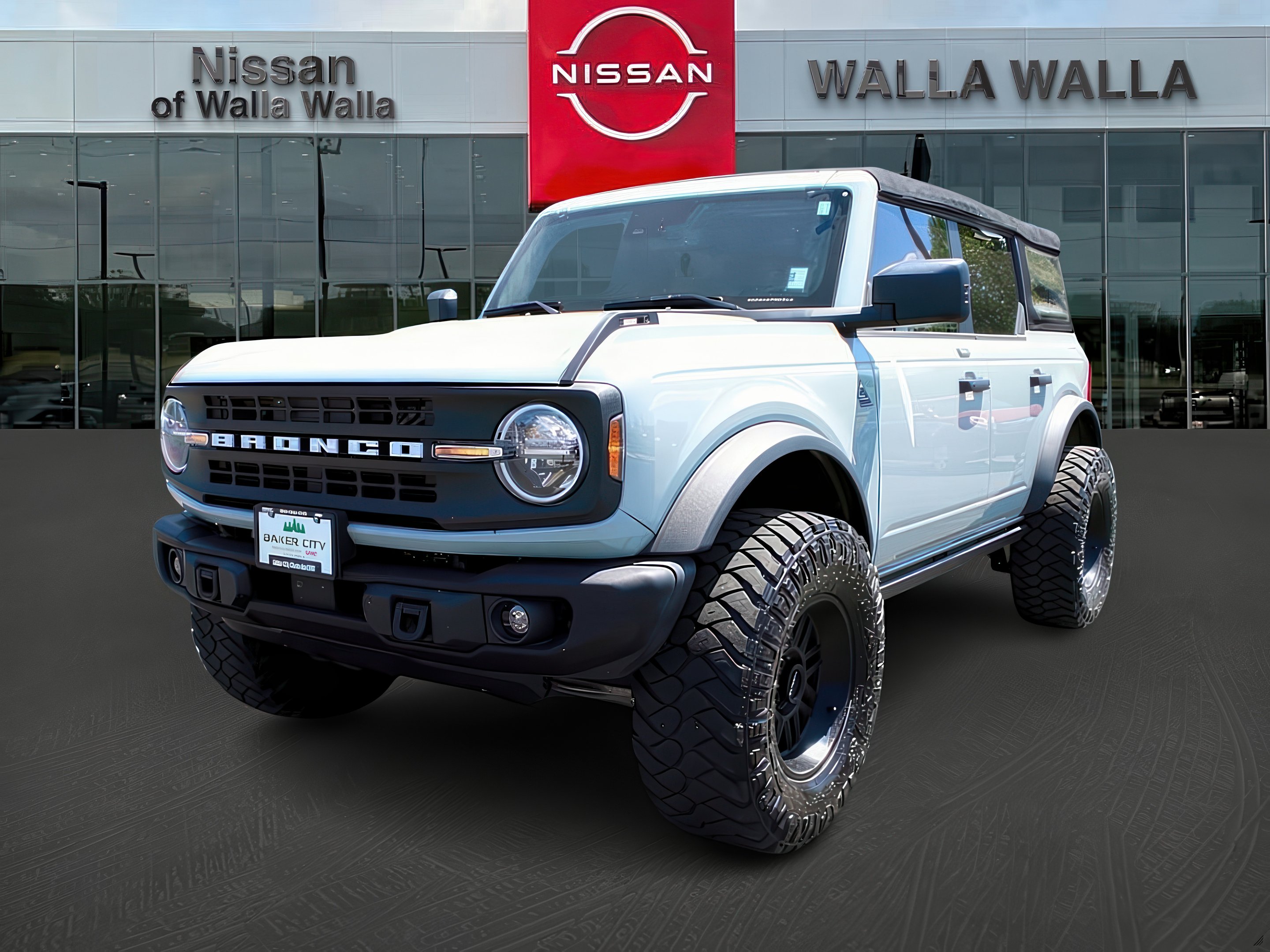 2022 Ford Bronco Black Diamond photo 3