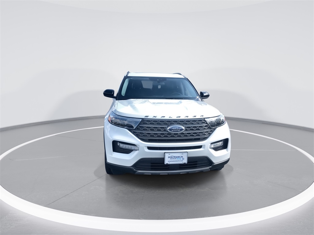 2023 Ford Explorer XLT photo 3