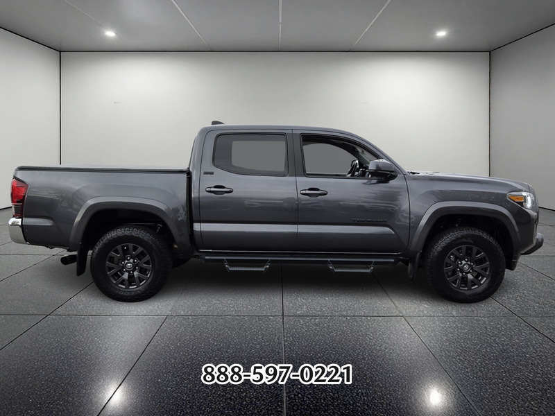 2022 Toyota Tacoma SR5 V6 photo 2