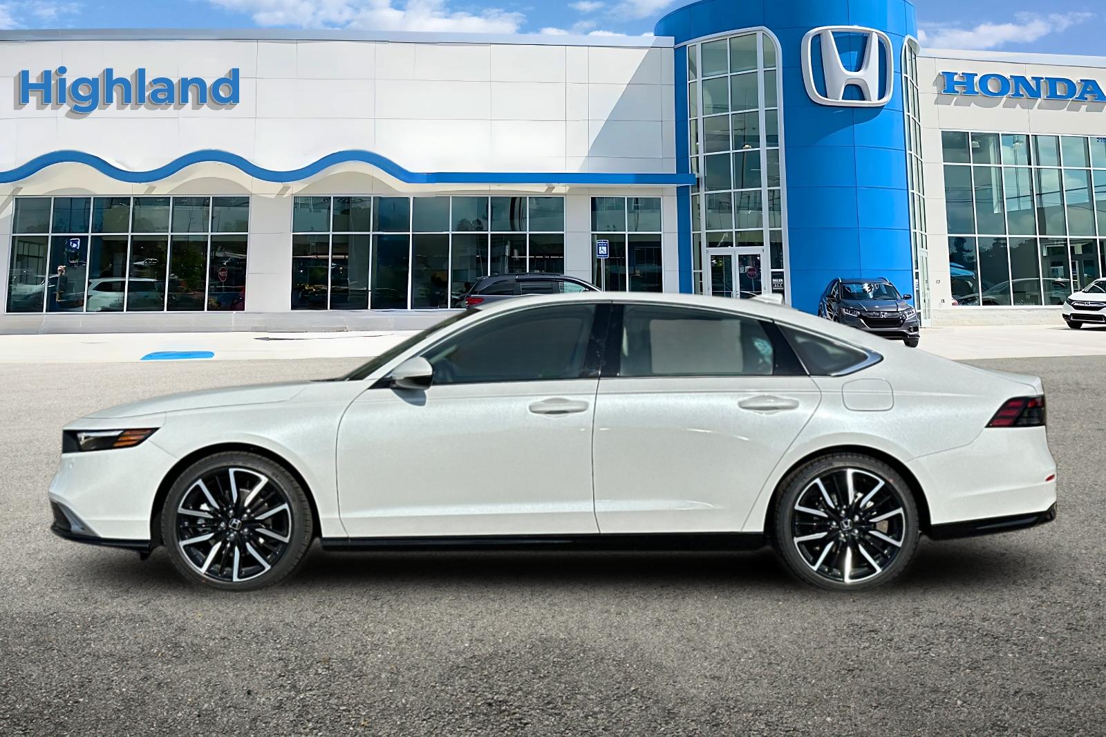 2025 Honda Accord Hybrid Touring photo 2