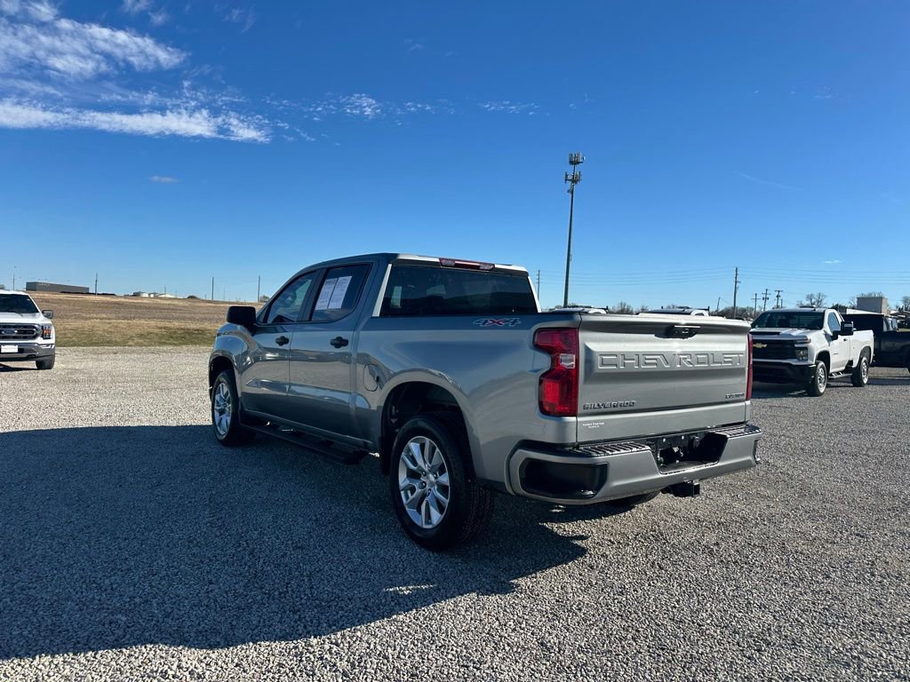 2023 Chevrolet Silverado 1500 Custom photo 4