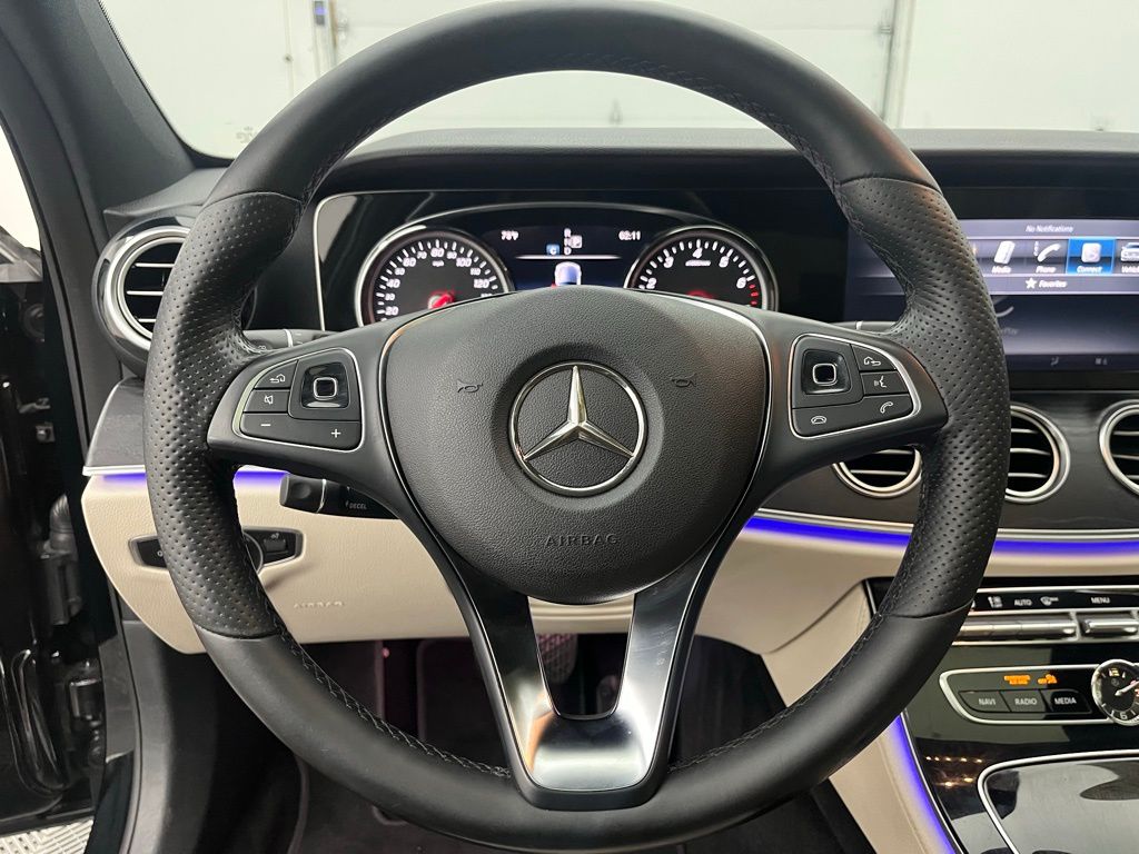 2017 Mercedes Benz E 300 photo 15