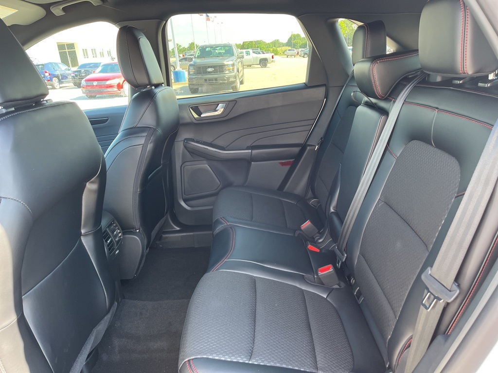 2025 Ford Escape ST-Line photo 16