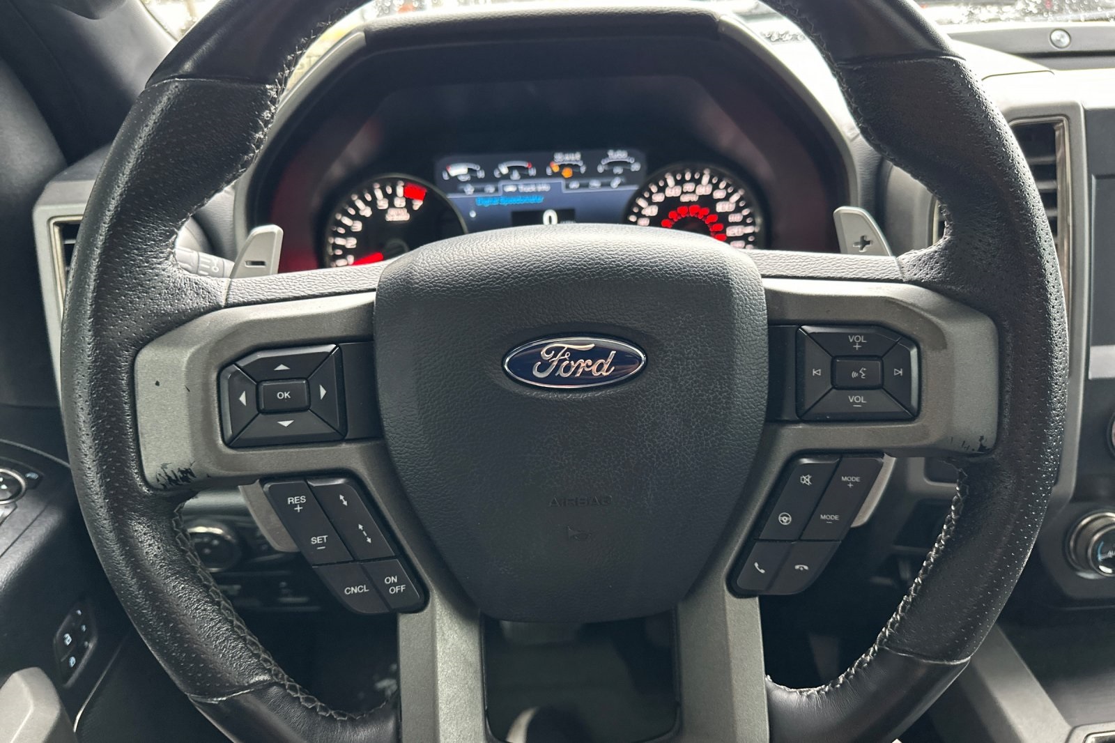 2019 Ford F-150 Raptor photo 21