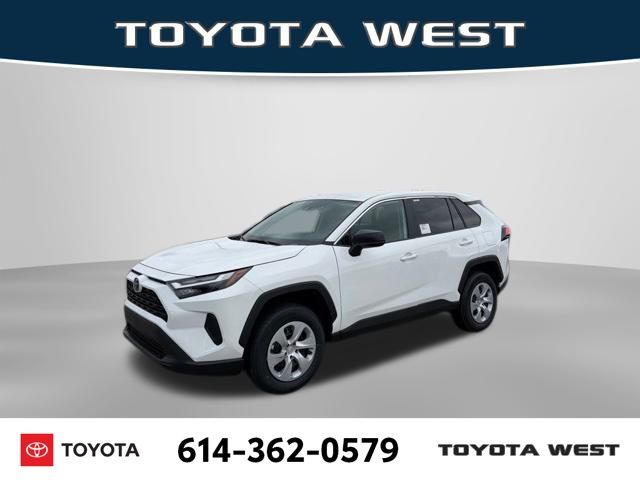 2025 Toyota RAV4 LE's photo