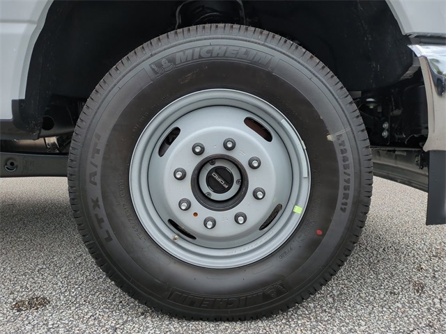 2026 Ford F-350 XL photo 9