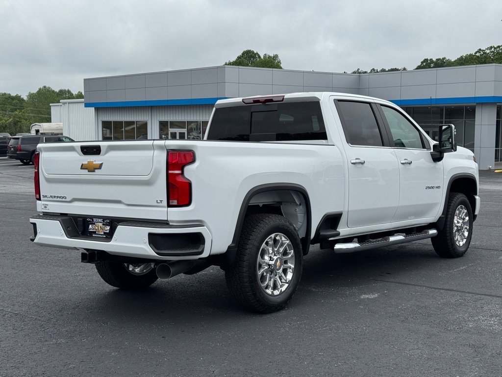 2025 Chevrolet Silverado 2500HD LT photo 3