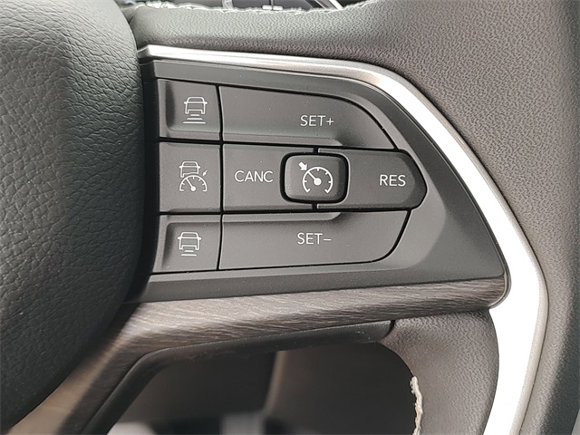 2025 Jeep Grand Cherokee Limited photo 20