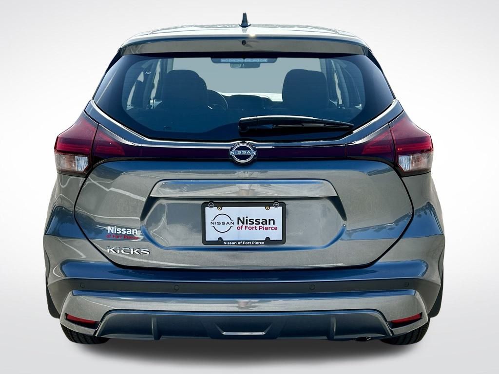 2025 Nissan Kicks Play S photo 5
