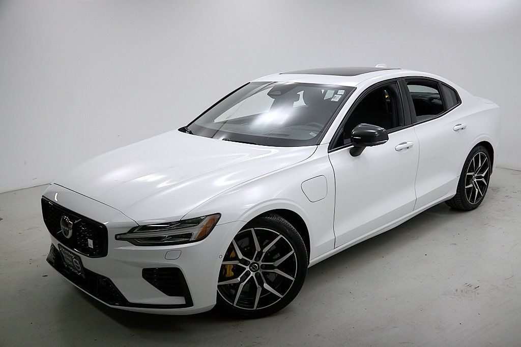 2023 VOLVO S60 - Image 3