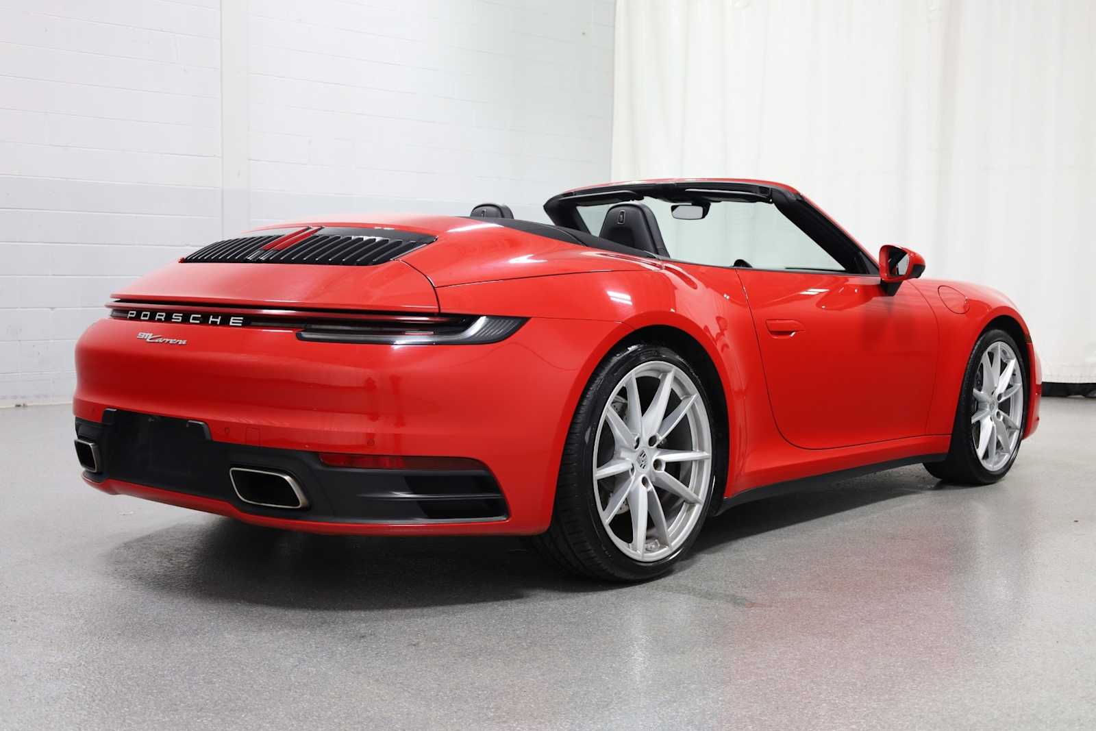 2022 Porsche 911 Cabriolet photo 9