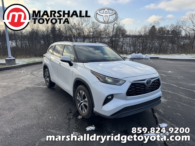 2022 Toyota Highlander XLE's photo
