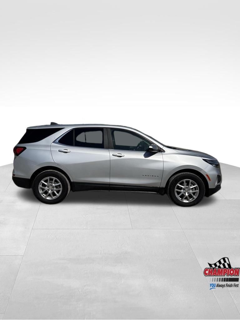 2022 Chevrolet Equinox LT photo 4