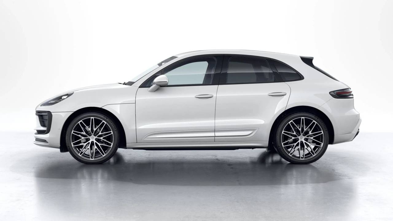 2026 Porsche Macan T photo 2